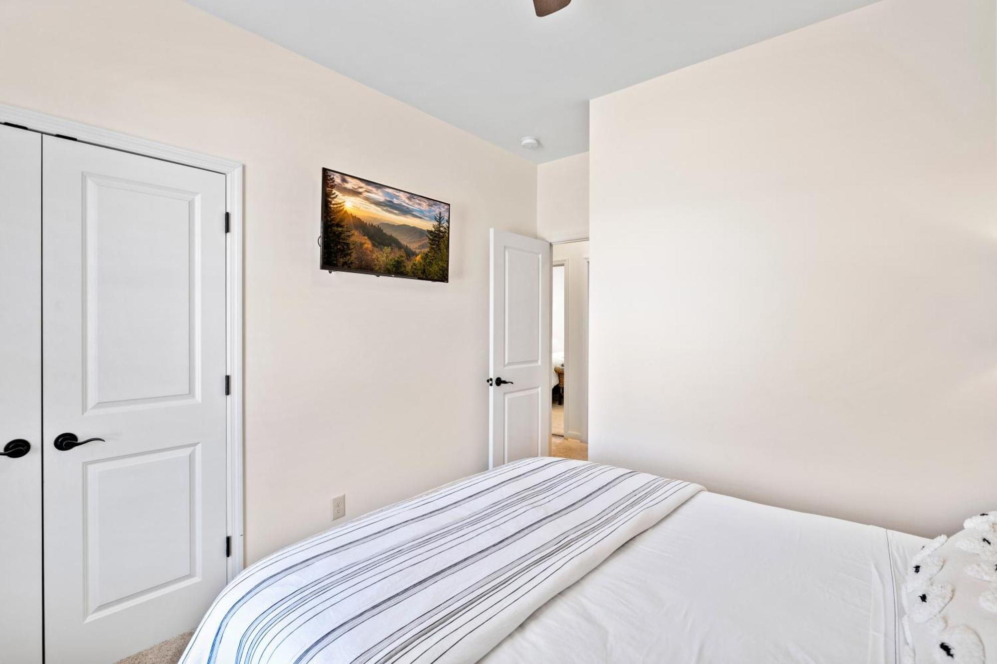 Bear Pass Is A 3 Bed 2 Bath Craftsman Style Home Located Within Walking Distance To Dt Гетлинбург Екстериор снимка